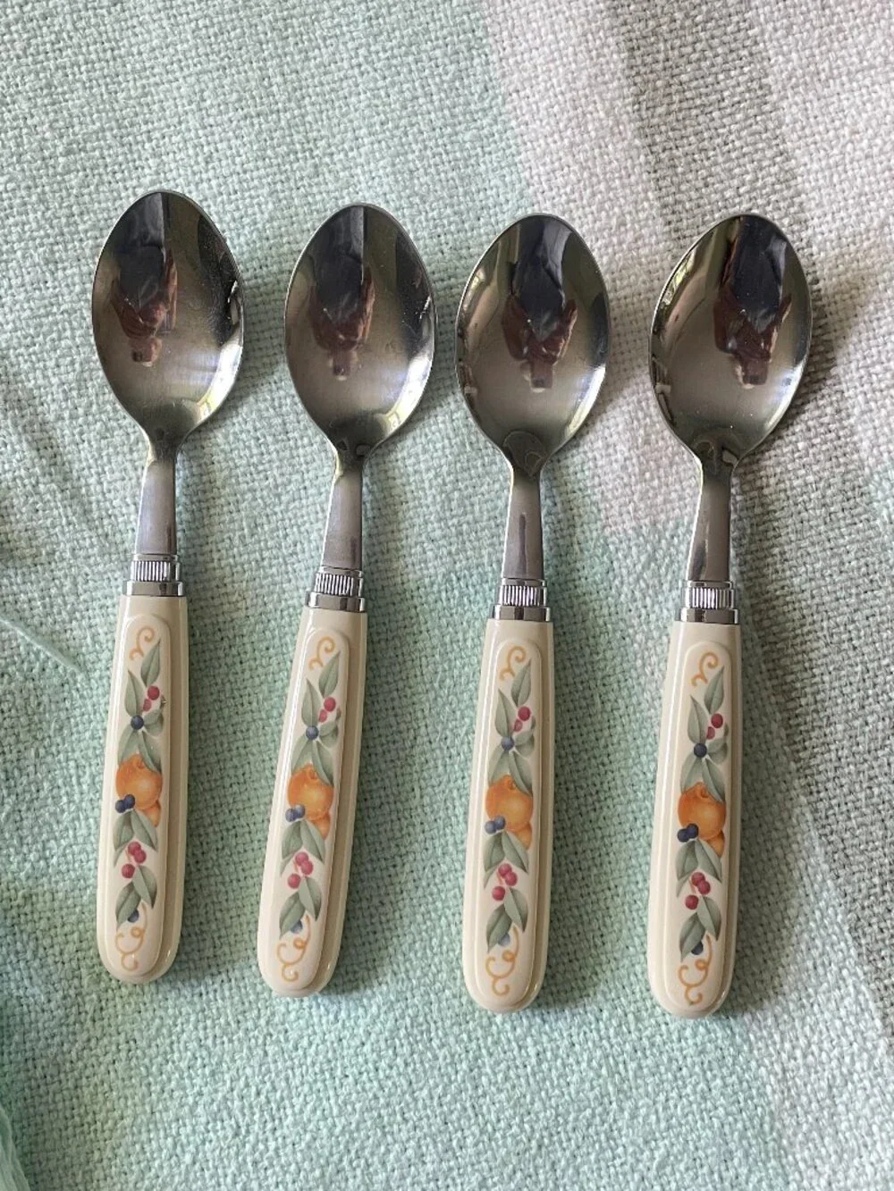 Vintage 8 Piece Corelle Abundance Spoons Set